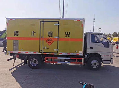 三山爆破器材运输车技术升级与安全合规新趋势